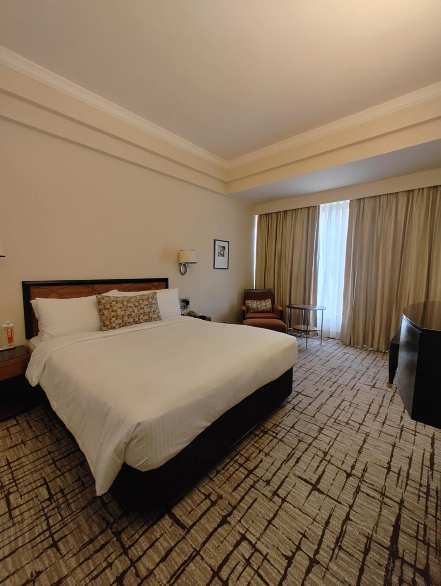 Hotel Marine Plaza Мумбай Екстериор снимка