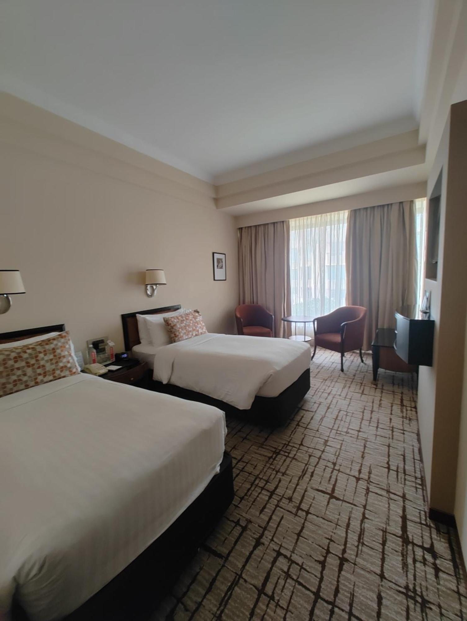 Hotel Marine Plaza Мумбай Екстериор снимка
