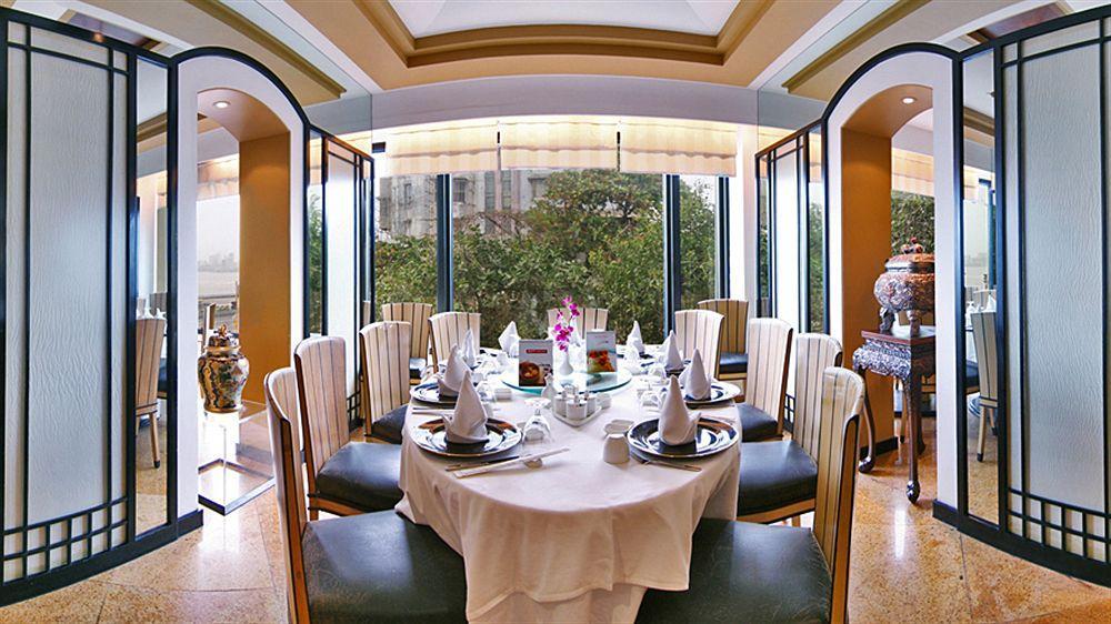 Hotel Marine Plaza Мумбай Екстериор снимка