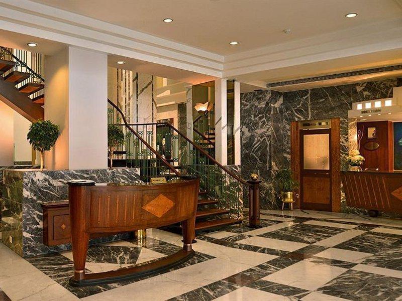 Hotel Marine Plaza Мумбай Екстериор снимка